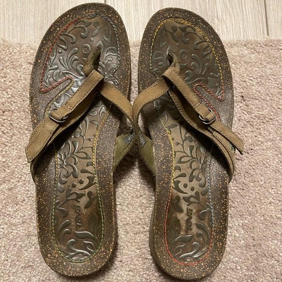Teva Shoes - WOMENS LEATHER TEVA FLIP FLOPS